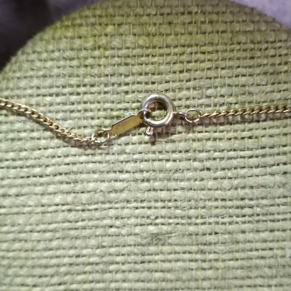 Silvertone red green crystal stocking pendant on goldtone chain - Picture 4 of 6